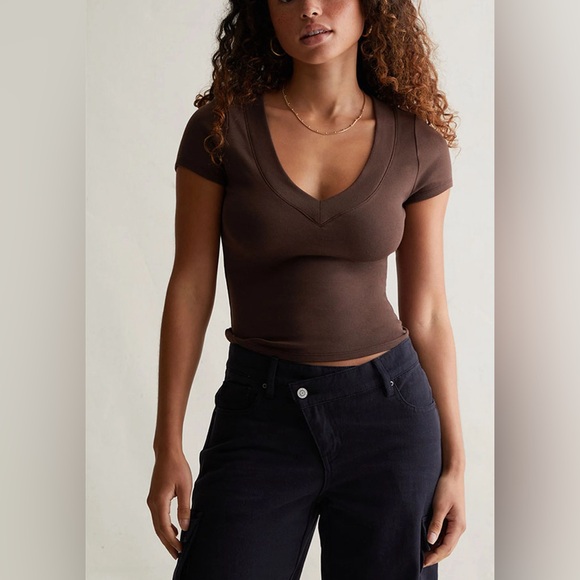 NWT XS Brown Pacsun Evolve V-Neck Shirt NEVER WORN - Picture 4 of 6